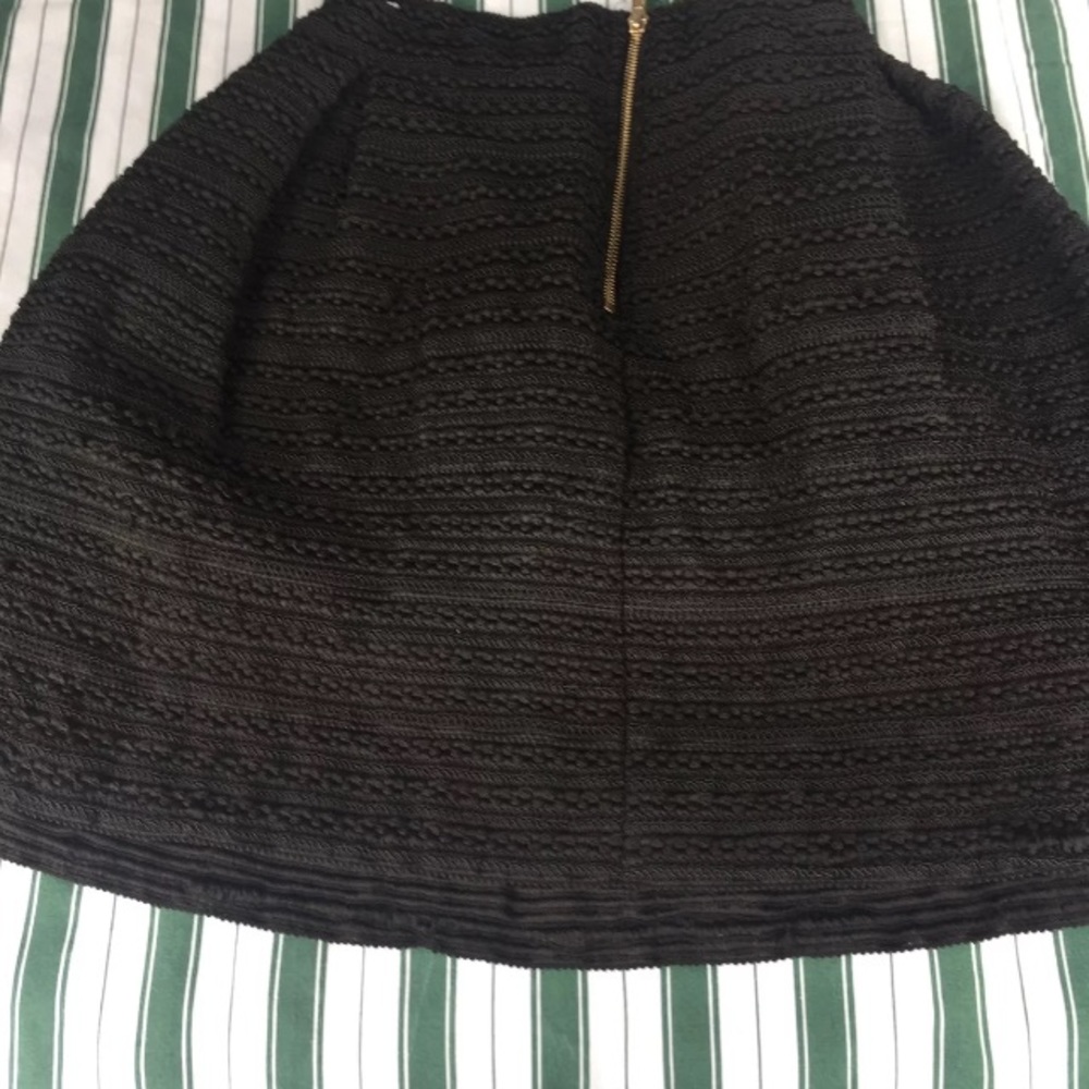 Ladies skirt - Picture 2 of 3